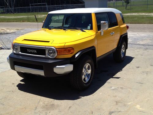 2008 toyota fj cruiser trd like new 12,990 miles