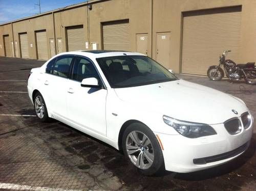 2010 BMW 528i Base Sedan 4-Door 3.0L, image 3