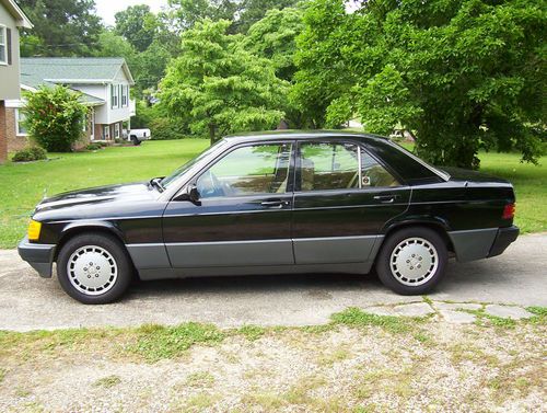 Mercedes-benz : 190-series 2.3 sedan 4-door; automatic