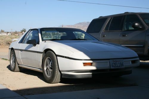 1988 pontiac fiero sport coupe 2-door 2.5l