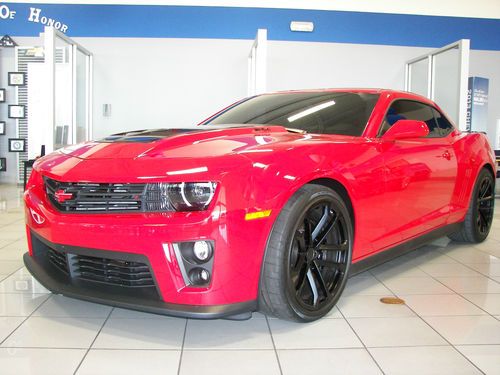 Zl1 red 6 speed 580hp 180mph low miles muscle car laser heads up display onstar