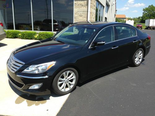 2012 hyundai genesis 3.8 sedan  under manufacturer warranty!!!  below kbb!!!