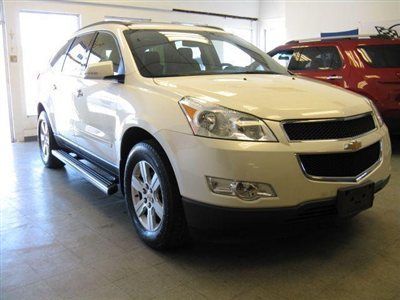 2011 chevrolet traverse 2lt awd pano roof dvd r-cam chrome run-bds bose $23995