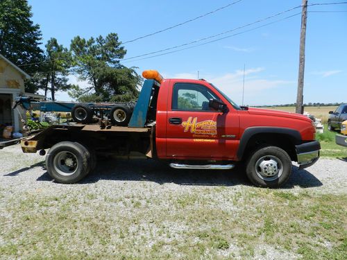 2006 red chevrolet 3500 wrecker tow truck