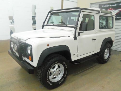1997 land rover defender 90, 32000km,located in canada,truly as new