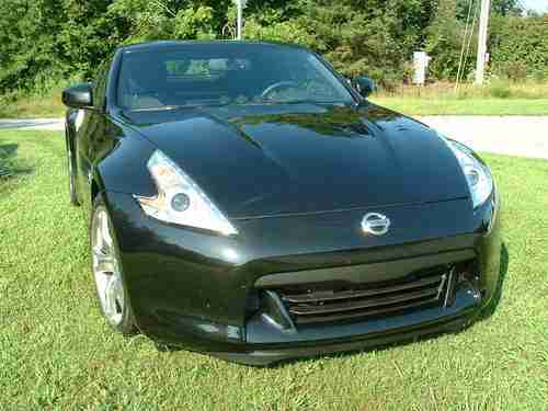 2009 Nissan 370Z Touring Coupe 2-Door 3.7L, image 2