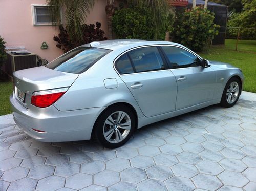 2010 bmw 528i base sedan 4-door 3.0l