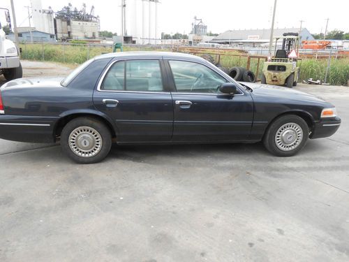 2001 Ford Crown Victoria, image 6