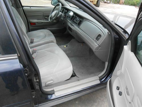 2001 Ford Crown Victoria, image 7
