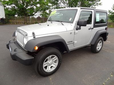 Sport 4x4 hard top a/c cd player traction control 6-speed manaul