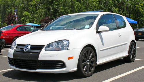 2008 volkswagen r32 hatchback 2-door 3.2lvr6