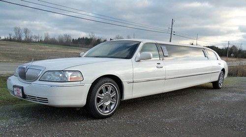 2007 lincoln town car executive sedan 4-door 4.6l