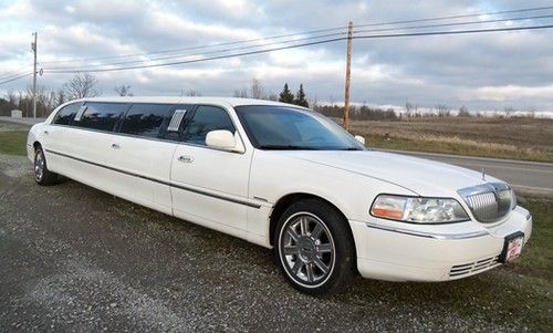 2007 Lincoln Town Car Executive Sedan 4-Door 4.6L, US $27,800.00, image 6