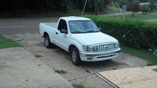 2001 toyota tacoma dlx standard cab pickup 2-door 2.4l w/audiobahn subwoofers