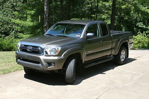 Toyota tacoma access cab 4x4 trd off road, bluetooth, back up camera