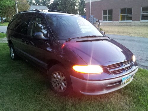 2000  grand caravan  dodge  $800.00  obo