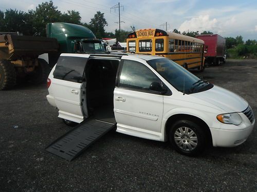 05 dodge grand caravan handicap van wheel chair ramp braun entervan
