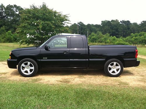 2004 chevrolet silverado 1500 ss extended cab pickup 4-door 6.0l