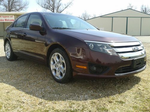 2011 ford fusion se sedan 4-door 2.5l sunroof, trades welcome