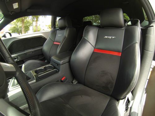 2010 Dodge Challenger SRT8 Coupe 2-Door 6.1L, image 5