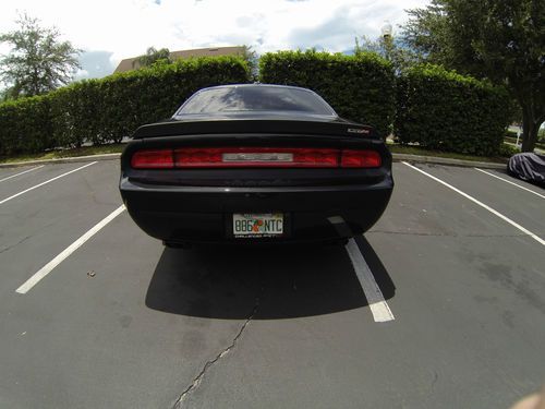 2010 Dodge Challenger SRT8 Coupe 2-Door 6.1L, image 6