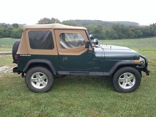 93' jeep wrangler 4x4 5-speed*super sharp*runs excellent