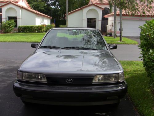 1990 toyota camry dlx sedan 4-door 2.0l