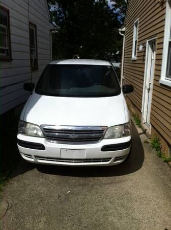 2004 chevy venture white 130.000 mile wifes van buying new car run great look gr