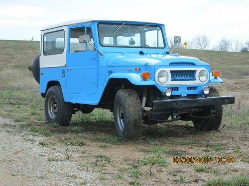 1970 toyota land cruiser fj40!