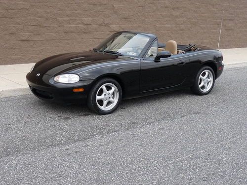 Very clean 1999 mazda miata convertible..1.8l..5-speed..143k miles