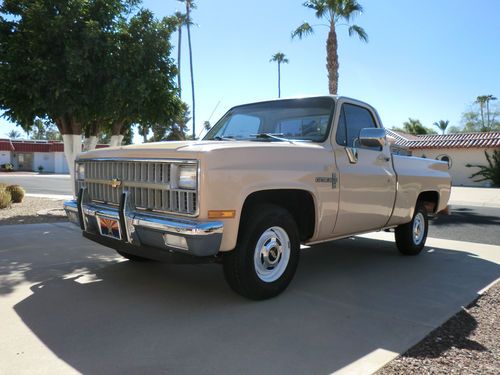 Outstanding unmolested 1982 chevy c-10 short box.