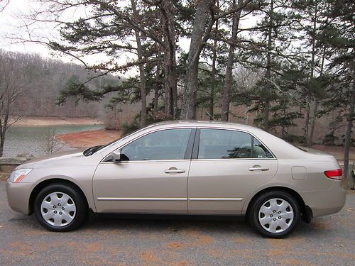 Loaded southern no rust accord sedan automatic just serviced atlanta no reserve!