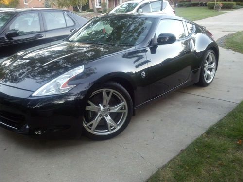2009 Nissan 370Z Base Coupe 2-Door 3.7L, image 3