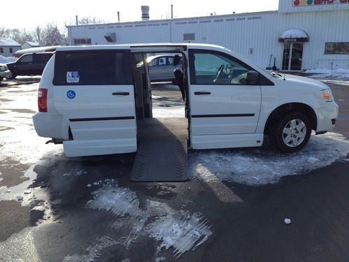 ** 2008 dodge grand caravan handicap wheelchair accessible vmi conversion van**