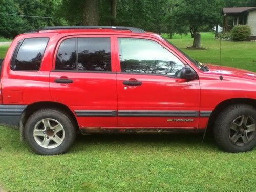 2003 4x4 chevrolet tracker base sport utility 4-door 2.0l