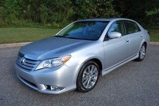 2011 avalon limited silver/grey gps navi 24k miles looks runs and drives great