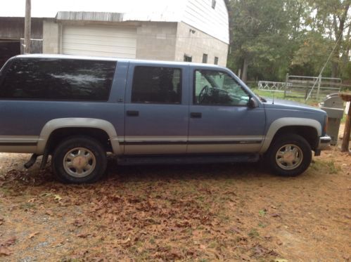1994 gmc suburban body/2007 chevy crate motor sle 4 x 4 auto. &amp; 3rd seat