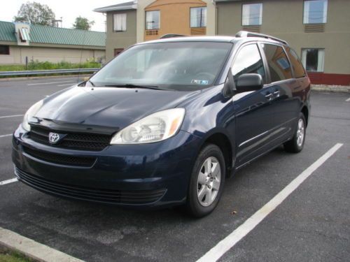 2004 toyota sienna le mini van