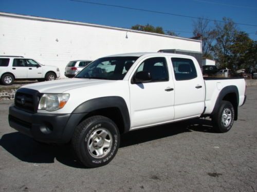 Extra low miles ! clean truck ! save thousands $$$ v6 auto pwr wd lk mr cold ac