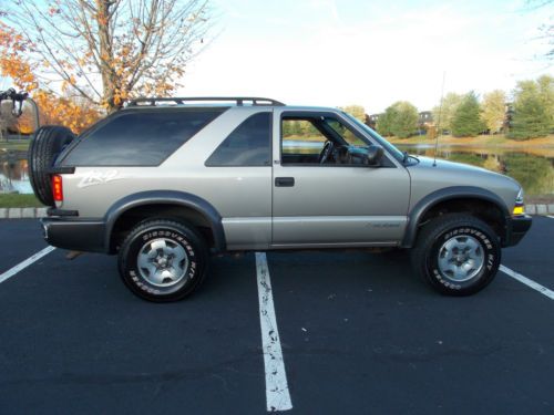 2003 chevy blazer zr2 very clean, 1 owner,perfectly maintained since new