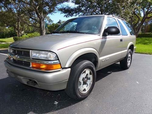 Nice 2001 blazer ls 2 door 4x4 - moonroof, cd changer, power seat  - 69k miles