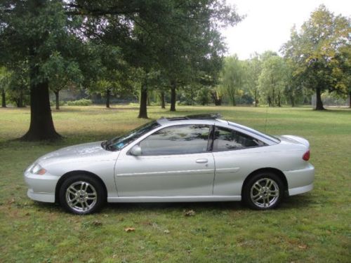 2005 chevrolet cavalier ls coupe sport great cond sunroof chrome rims no reserve