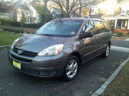 2005 toyota sienna le awd minivan, grey, 53,000 miles