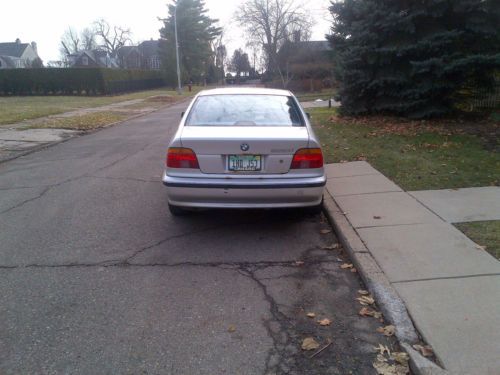2000 BMW 528i Base Sedan 4-Door 2.8L, image 3