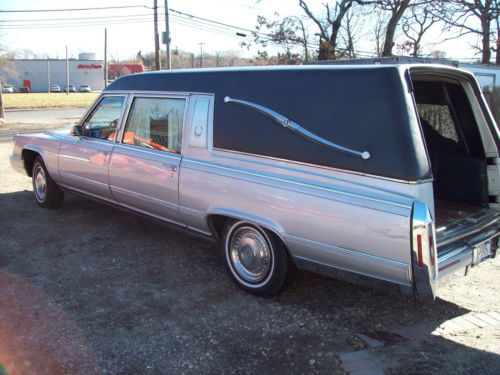 1990 cadillac fleetwood hearse coffin casket funeral