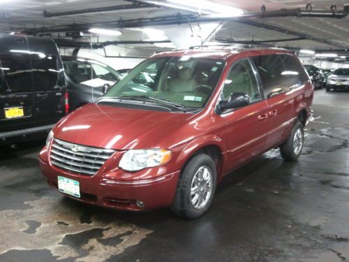 Handicap accessible van, low mileage, perfect condition