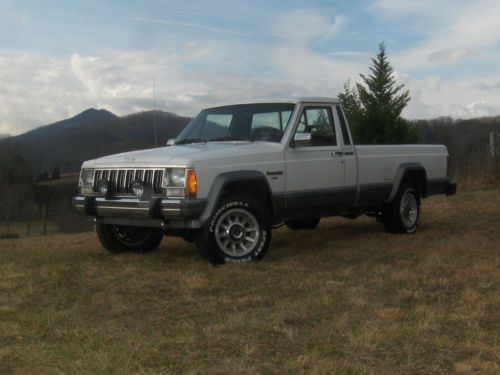 Cherokee pickup 4 x 4 laredo pkg w/all options 7&#039; bed