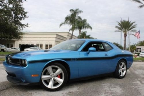 Srt8 manual coupe 6.1l only 3550 miles! 1 owner clean carfax collector owned