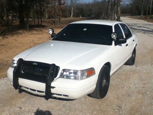 2006 ford crown victoria police interceptor sedan 4-door (v-8 4.6l)