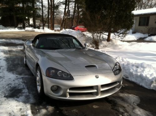Srt silver convertible 9100 miles 2nd owner like new always garaged